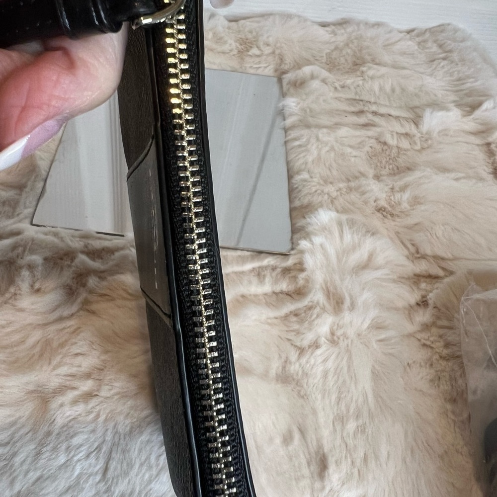 COACH CORNER ZIP SIGNATURE WALLET - Picture 6 of 7